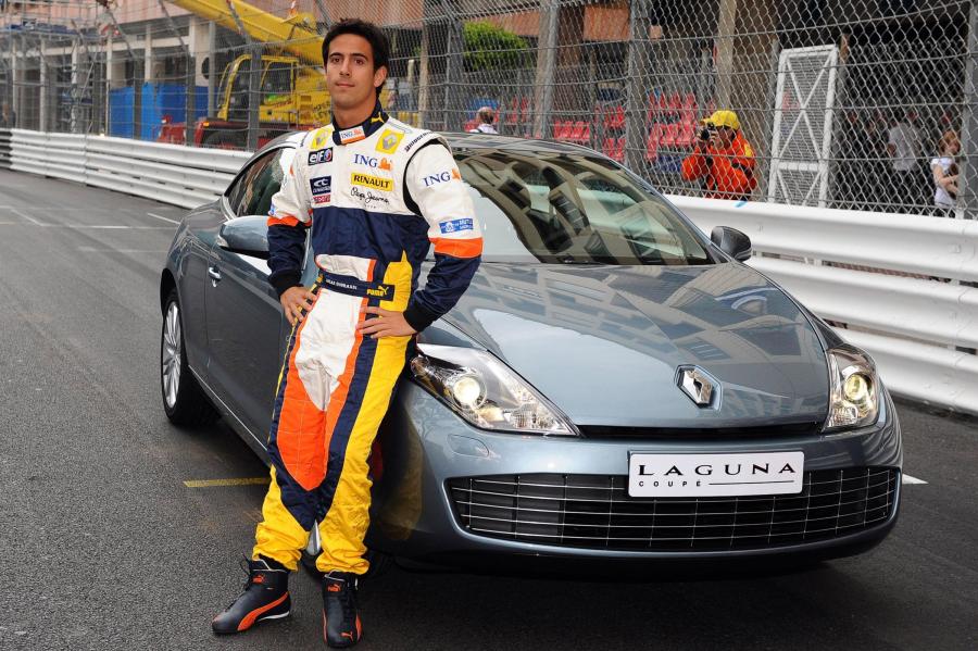  Renault Laguna Coupe 2008 года  (фото 31 из 53)